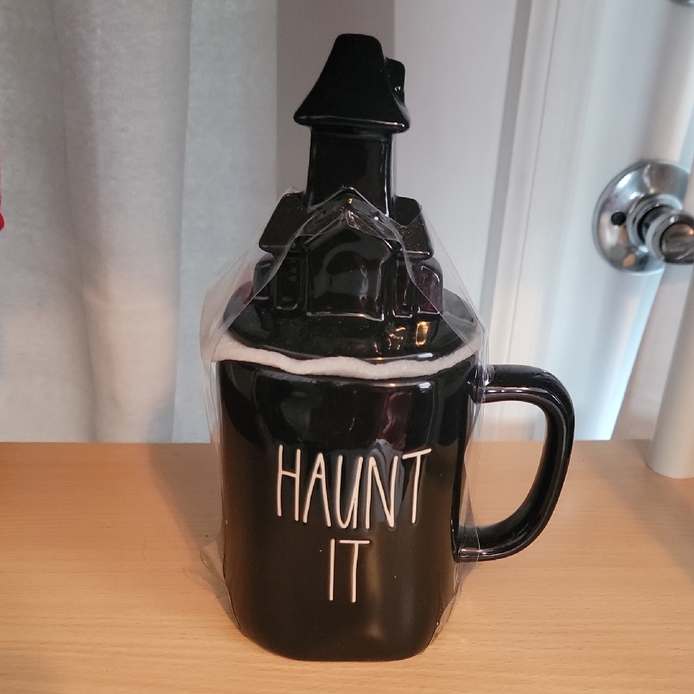 Black 'Haunt It' Halloween Mug New Nwt Got It